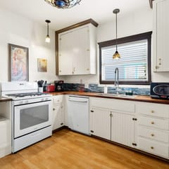 Historic 1919 Home | Walk to Downtown