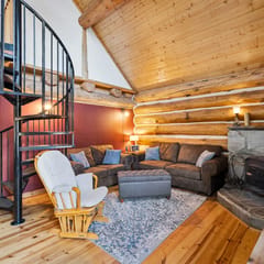 Cozy Prescott Log Cabin | Loft & Fenced Yard