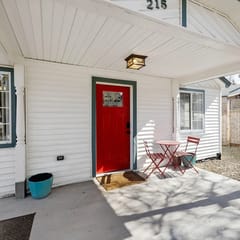 Red Door Cottage | 1/2 Mile to Whiskey Row