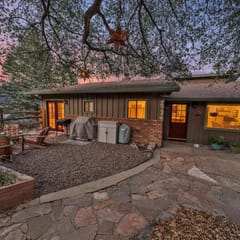 Dog-Friendly Retreat Near Thumb Butte