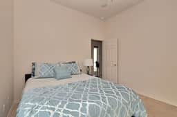 *J*Central Loc Quiet Neighborhood! Spacious Home