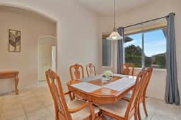 *J*Central Loc Quiet Neighborhood! Spacious Home