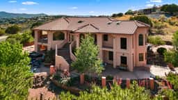 Beautiful Mountain Top Retreat *With a Spa*