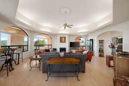 Beautiful Mountain Top Retreat *With a Spa*
