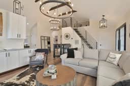 CC*New Listing*Walk to the Square*New Remodel*