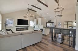 CC*New Listing*Walk to the Square*New Remodel*