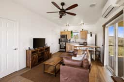 Cozy 1BR casita with full kitchen and great views.