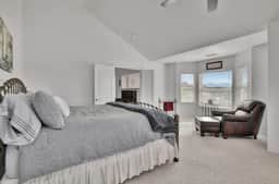 Large Home Perfect for family gatherings Views