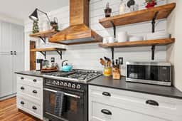 Pet-Friendly 2BR Gem Close to Downtown Fun