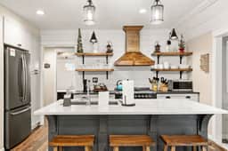 Pet-Friendly 2BR Gem Close to Downtown Fun