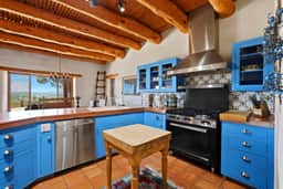 10901 N.Deer Hill Ln