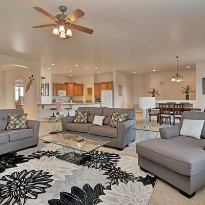 *J*Central Loc Quiet Neighborhood! Spacious Home