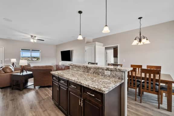 Comfortable 2BR Retreat Near Gunsite Academy - Image 1