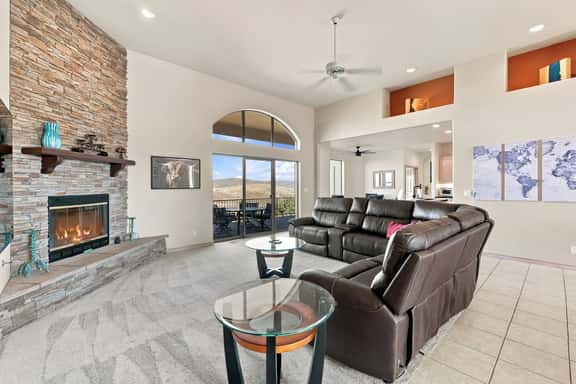 Mountain View Retreat | Panoramic Views - Image 1