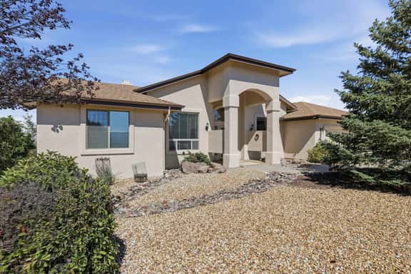 Mountain View Retreat | Panoramic Views - Image 1