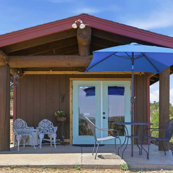 Charming rustic 1 bedroom cabin - Image 1