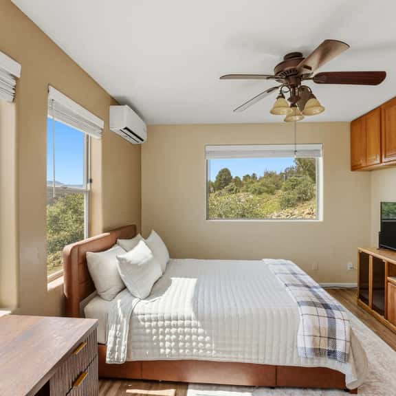 Cozy 1BR casita with stunning panoramic views - Image 1