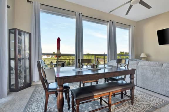 *New Listing!* Central to Everything!