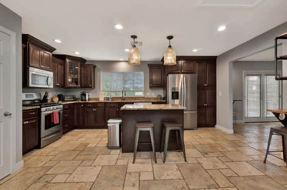 *Newly*Renovated*Walking distance to Downtown!