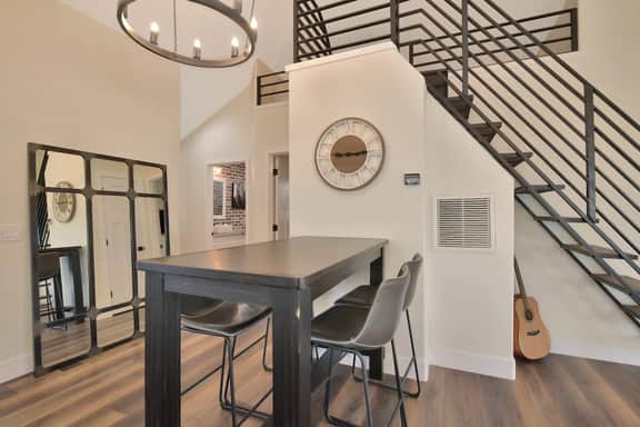 CC*New Listing*Walk to the Square*New Remodel*