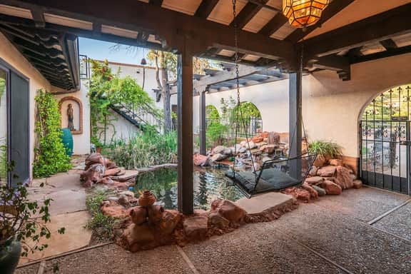 Central to Sedona and trails w/ pool and Spa!