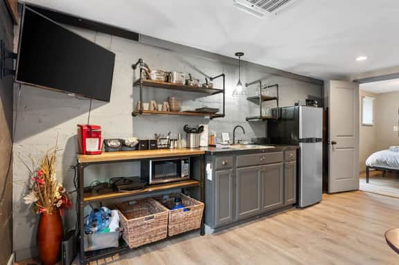 Charming 1BR Retreat | Cozy + Unique Getaway