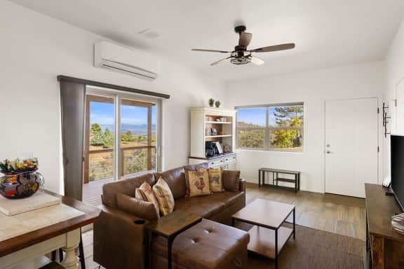Cozy 1BR casita with full kitchen and great views.