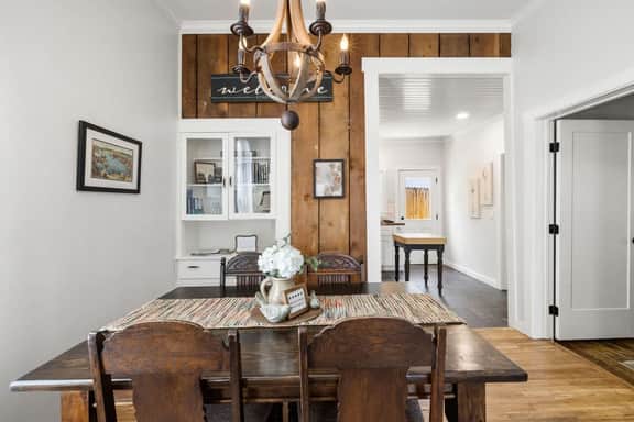 Historic Downtown Getaway! Close to everything.