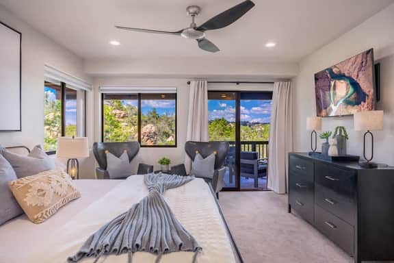 Lux Home with Guest House 5min from Downtown