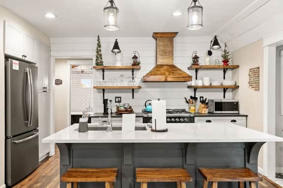 Pet-Friendly 2BR Gem Close to Downtown Fun