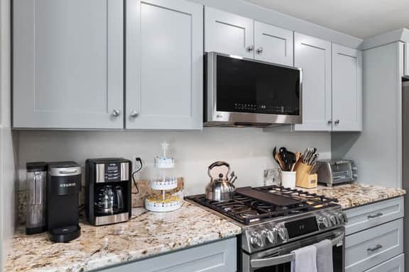 Pet-Friendly 2BR/2BA Getaway Near Whiskey Row