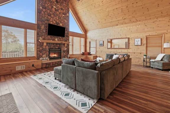 Mountain Lodge Retreat | Hot Tub • Game Rooms • Sleeps Large