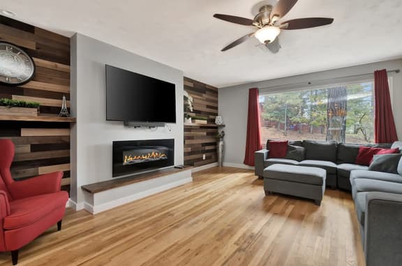 *Newly*Renovated*Walking distance to Downtown!