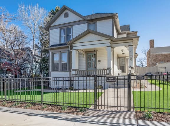 Beautifully Restored 1883 home! Walk to Square!