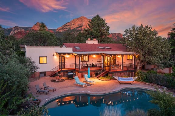 Central to Sedona and trails w/ pool and Spa!