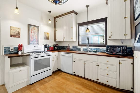 Charming 1919 build modern comfort near downtown
