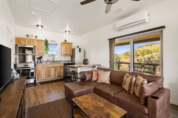 Cozy 1BR casita with full kitchen and great views.