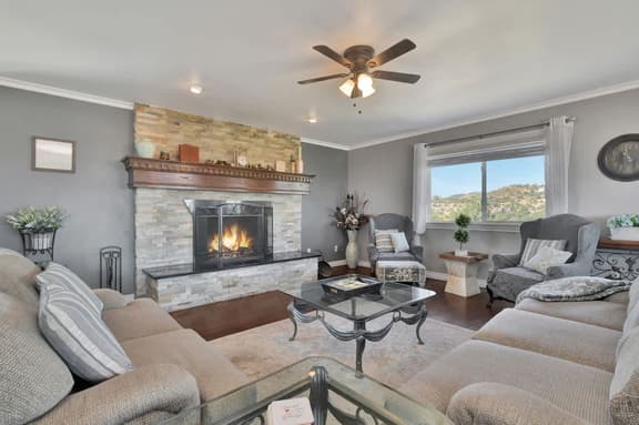L*Large Home*Central Loc*Amazing Views!*Getaway*